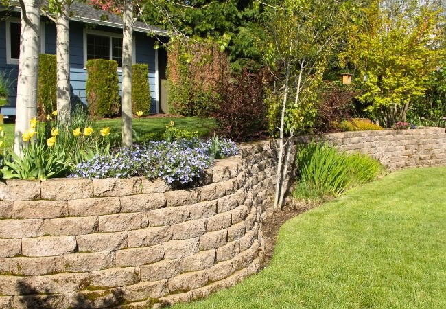 The Proper and Incorrect Ways to Construct Retaining Walls